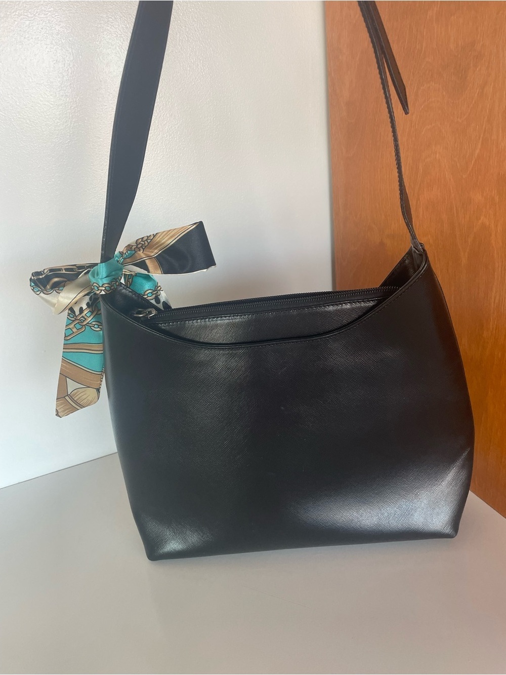 Nina Ricci VINTAGE Black Saffiano Leather Shoulder Bag - Picture 2 of 10